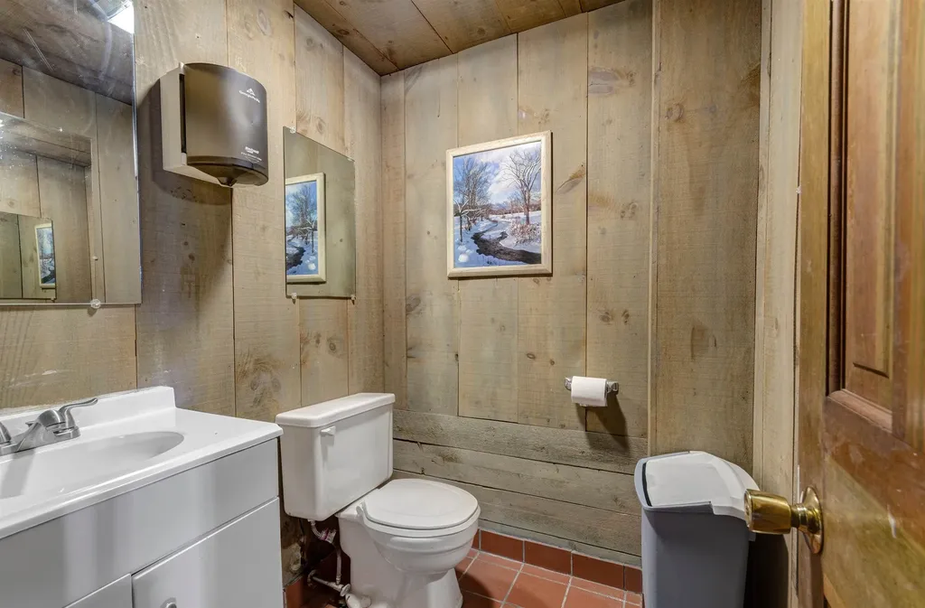 626 White Mountain Highway Tamworth NH 03886