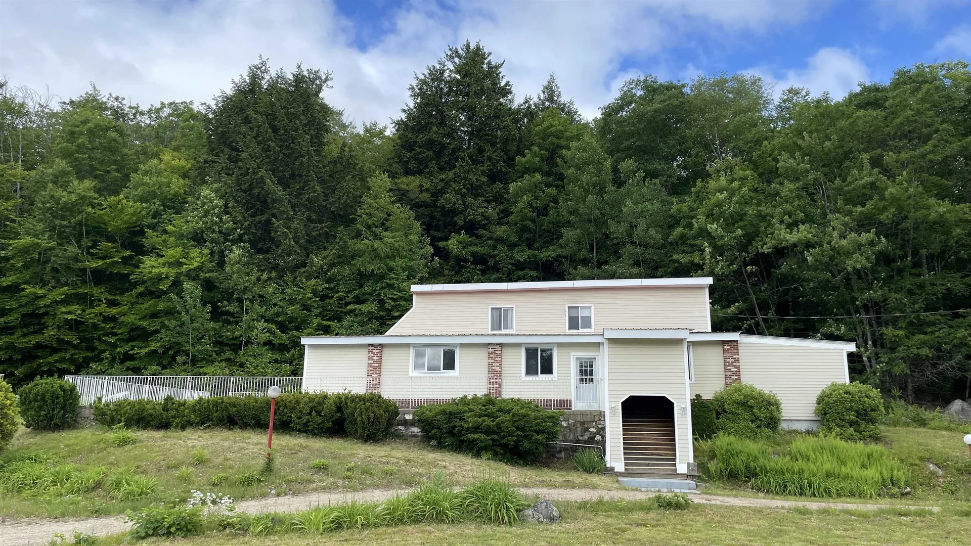 626 White Mountain Highway Tamworth NH 03886