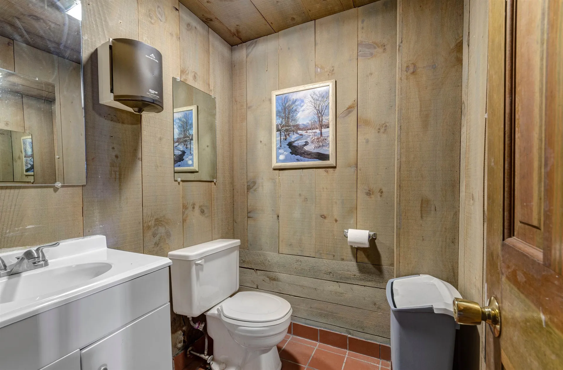 626 White Mountain Highway Tamworth NH 03886