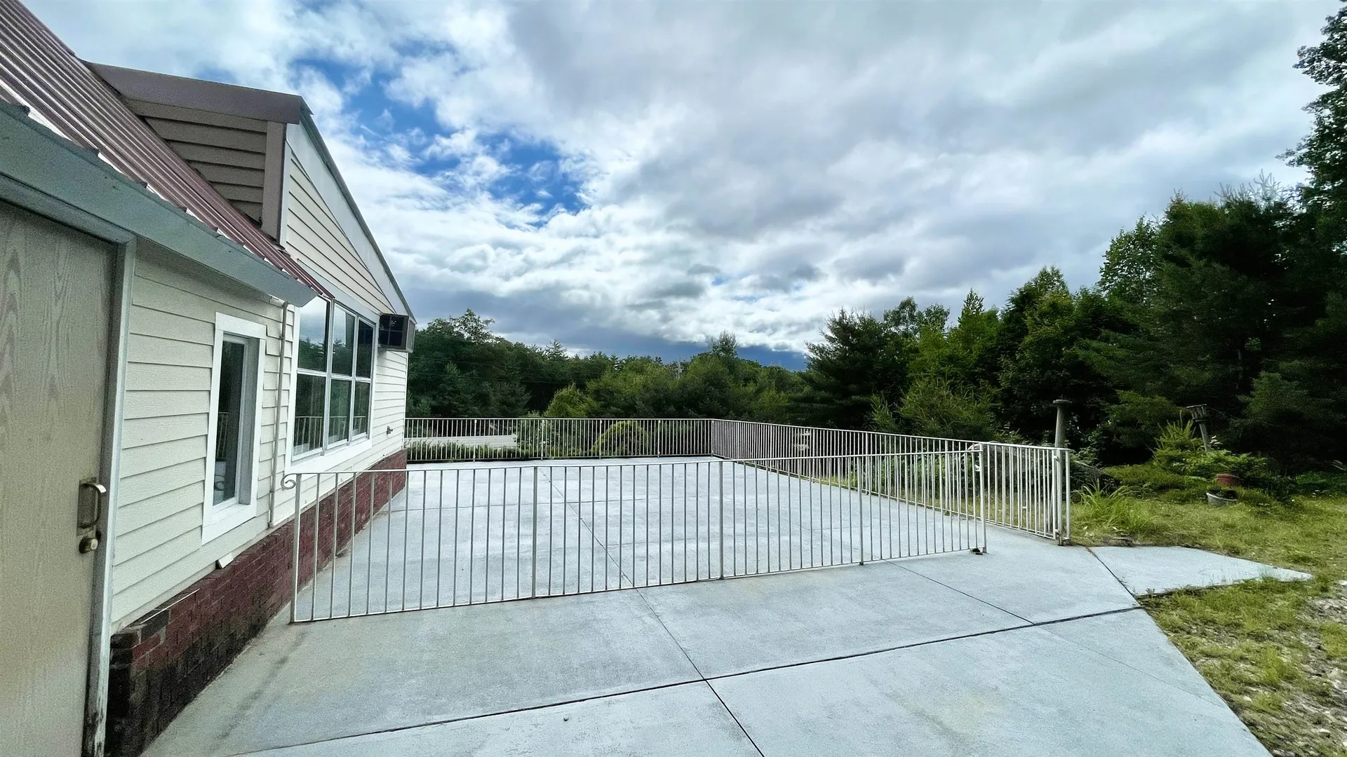 626 White Mountain Highway Tamworth NH 03886