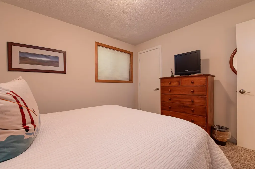 36 Lower Iv Ludlow VT 05149