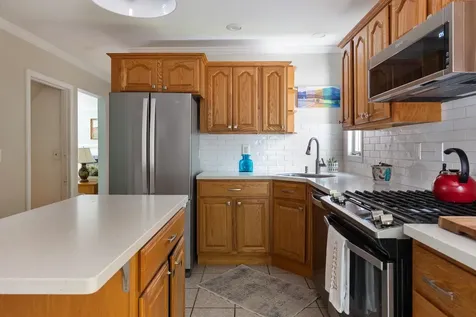 136 Red Oak Drive Colchester VT 05446