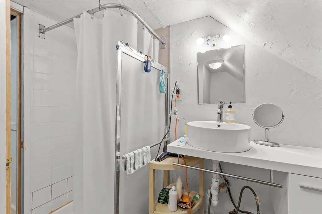 2 Brown Road Windham NH 03087