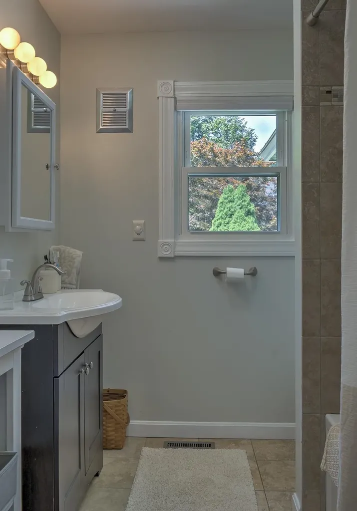 67 Pine Avenue Keene NH 03431