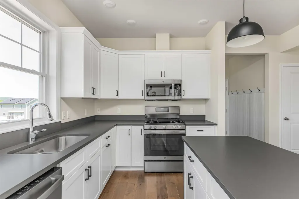 79 Hawthorn Lane Jericho VT 05465