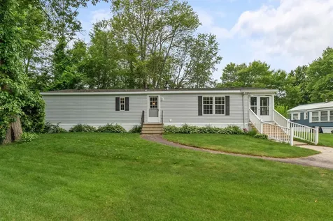 35 Oak Hill Drive Hampstead NH 03841