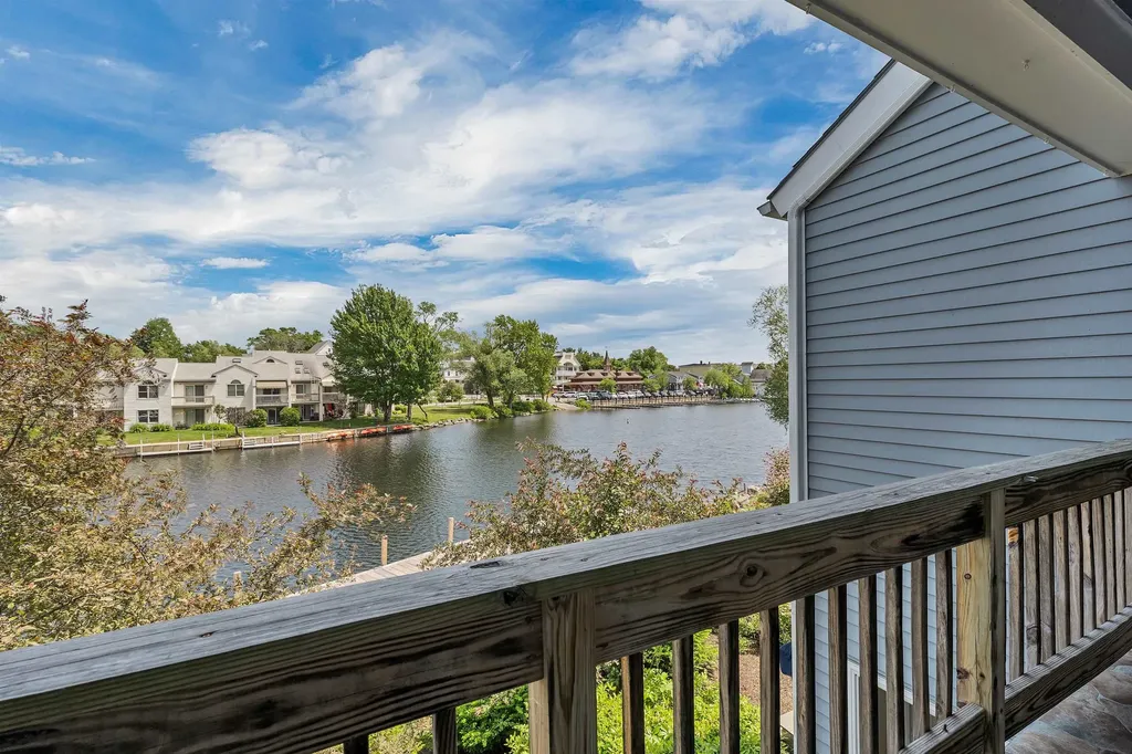 51 Mill Street Wolfeboro NH 03894