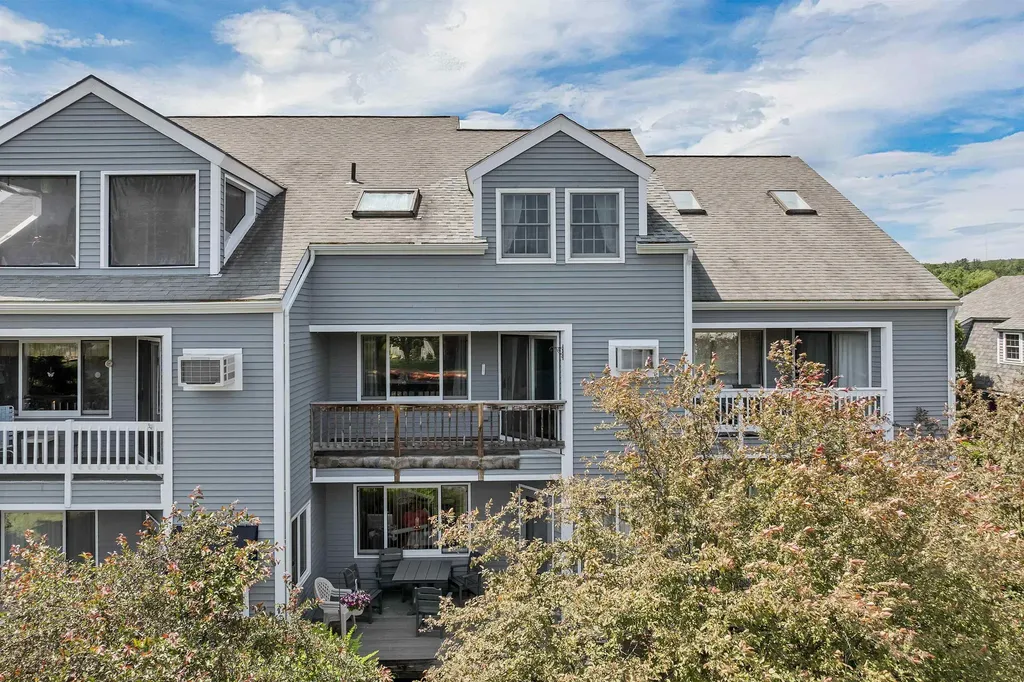 51 Mill Street Wolfeboro NH 03894