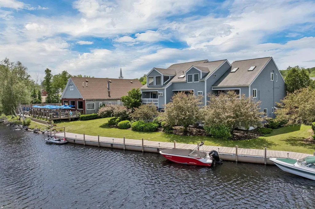 51 Mill Street Wolfeboro NH 03894