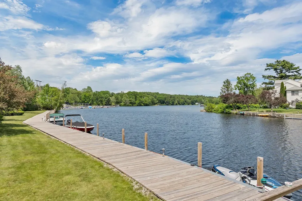 51 Mill Street Wolfeboro NH 03894