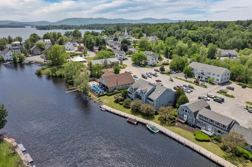 51 Mill Street Wolfeboro NH 03894