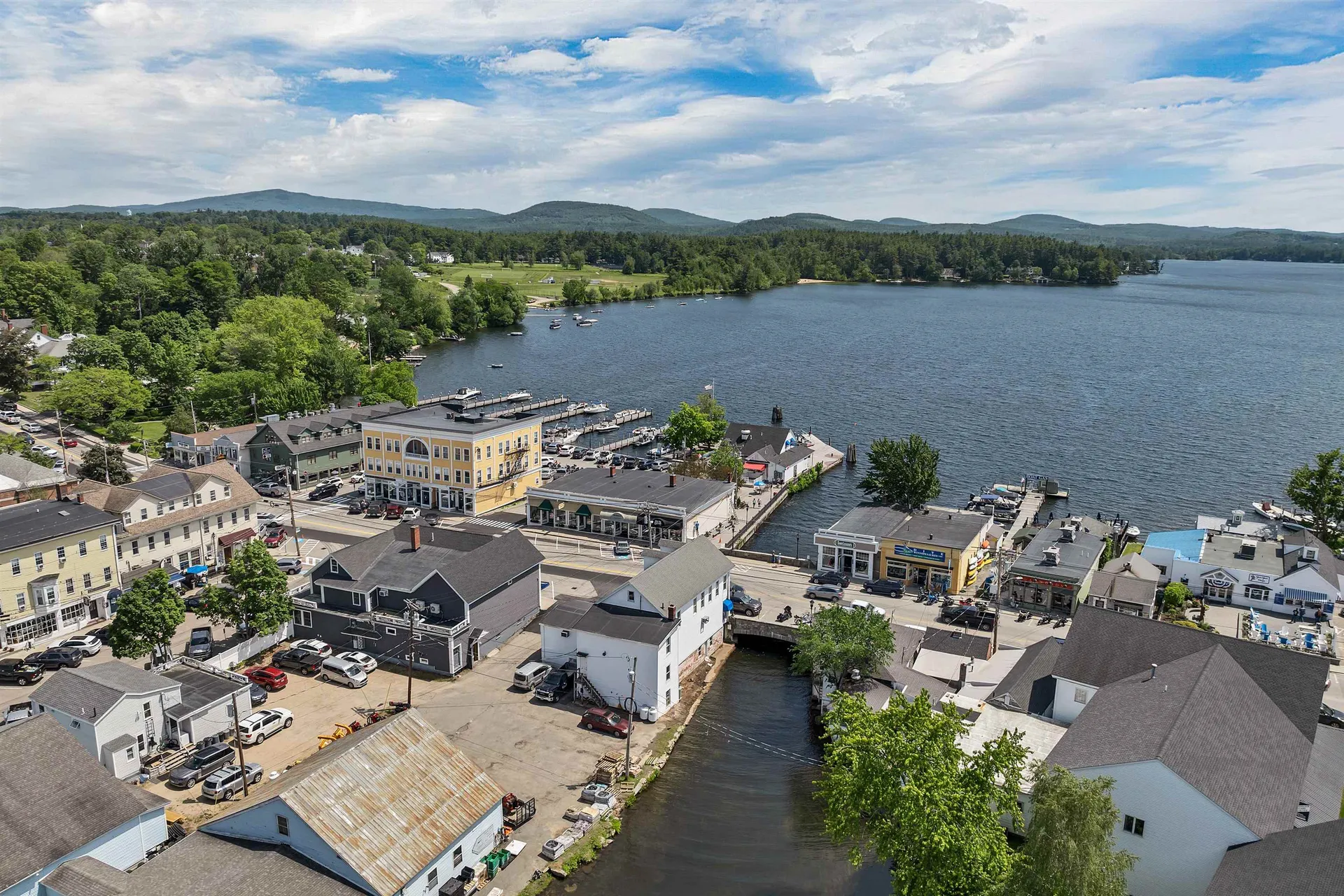 51 Mill Street Wolfeboro NH 03894
