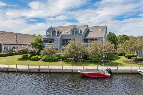 51 Mill Street Wolfeboro NH 03894