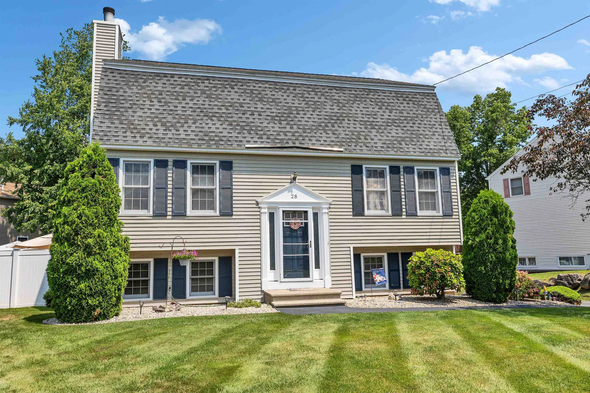 28 Brinton Drive Nashua NH 03064