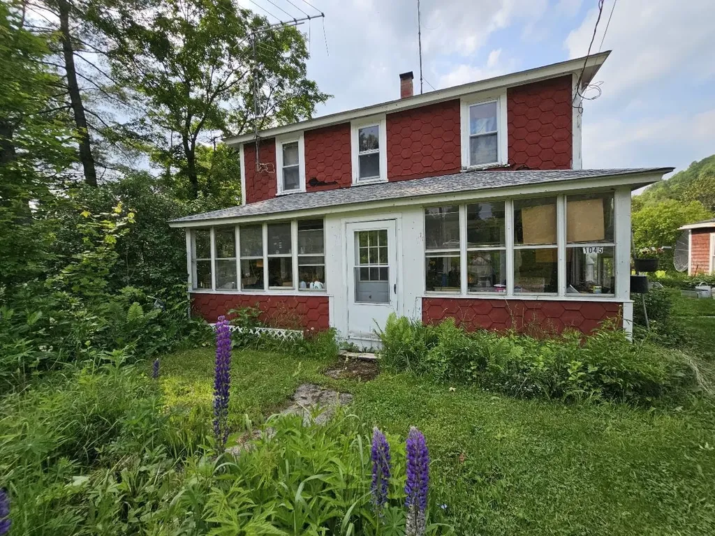 1045 Vt Route 105 Charleston VT 05872