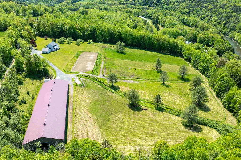 416 Wood Road Hartford VT 05059