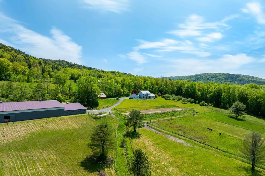 416 Wood Road Hartford VT 05059