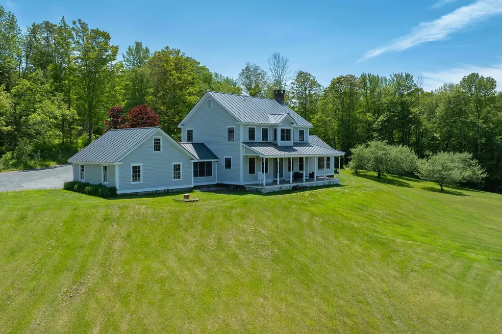 416 Wood Road Hartford VT 05059