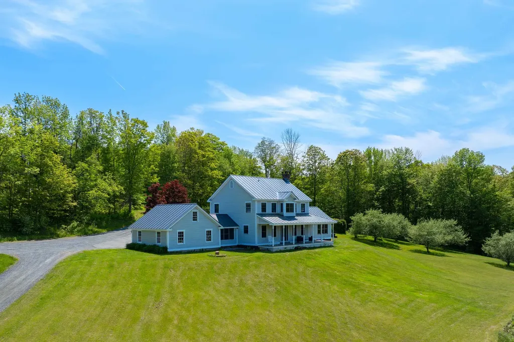 416 Wood Road Hartford VT 05059