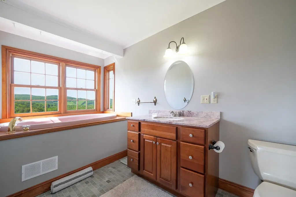 416 Wood Road Hartford VT 05059