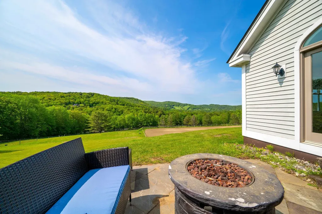 416 Wood Road Hartford VT 05059