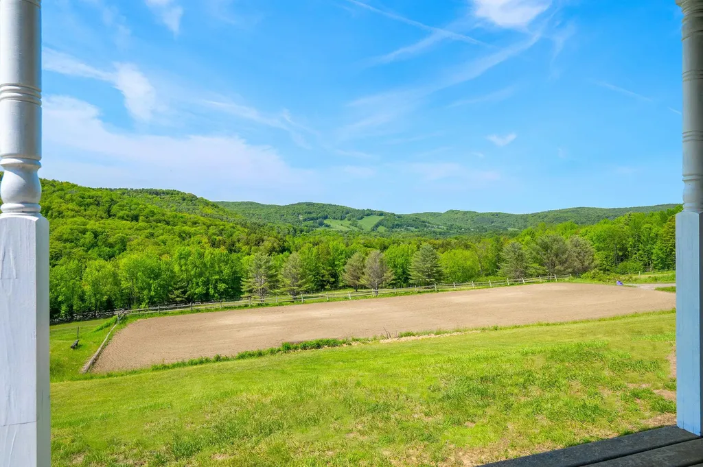 416 Wood Road Hartford VT 05059