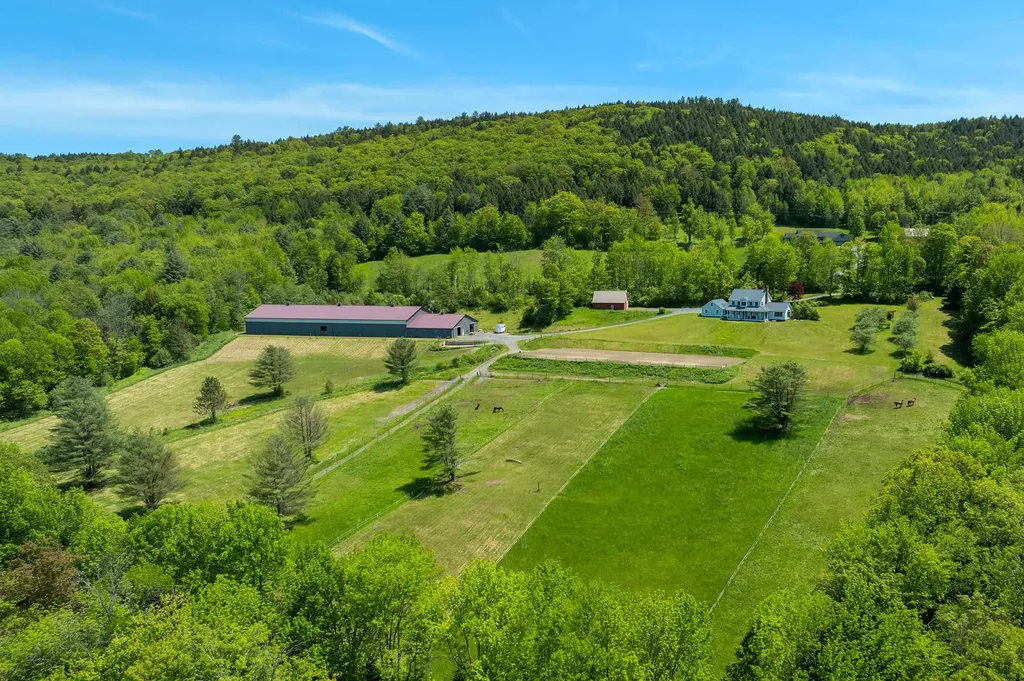 416 Wood Road Hartford VT 05059