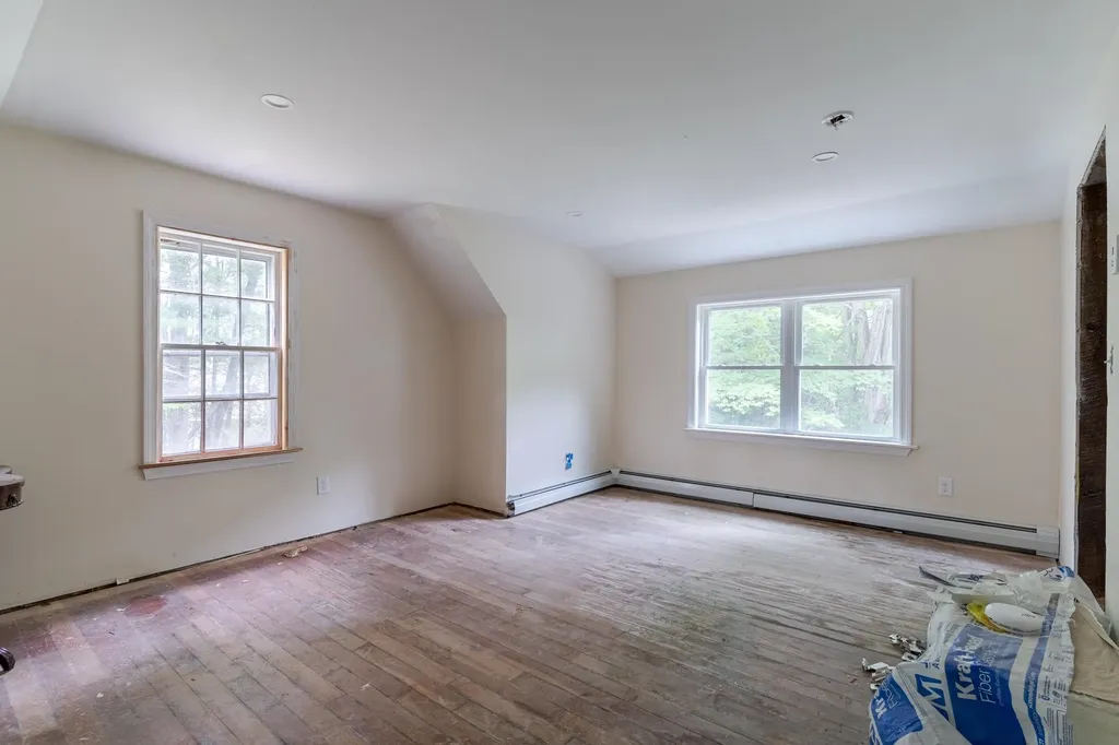 57 Fox Point Road Newington NH 03801