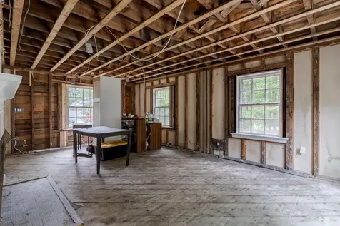 57 Fox Point Road Newington NH 03801