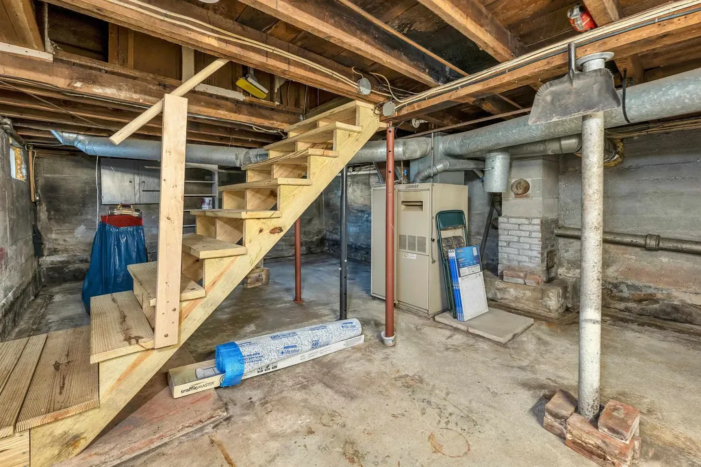 6 Davis Drive Lebanon NH 03766