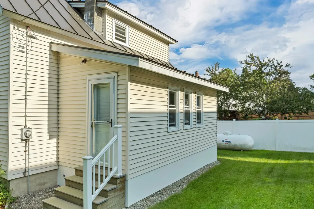 6 Davis Drive Lebanon NH 03766