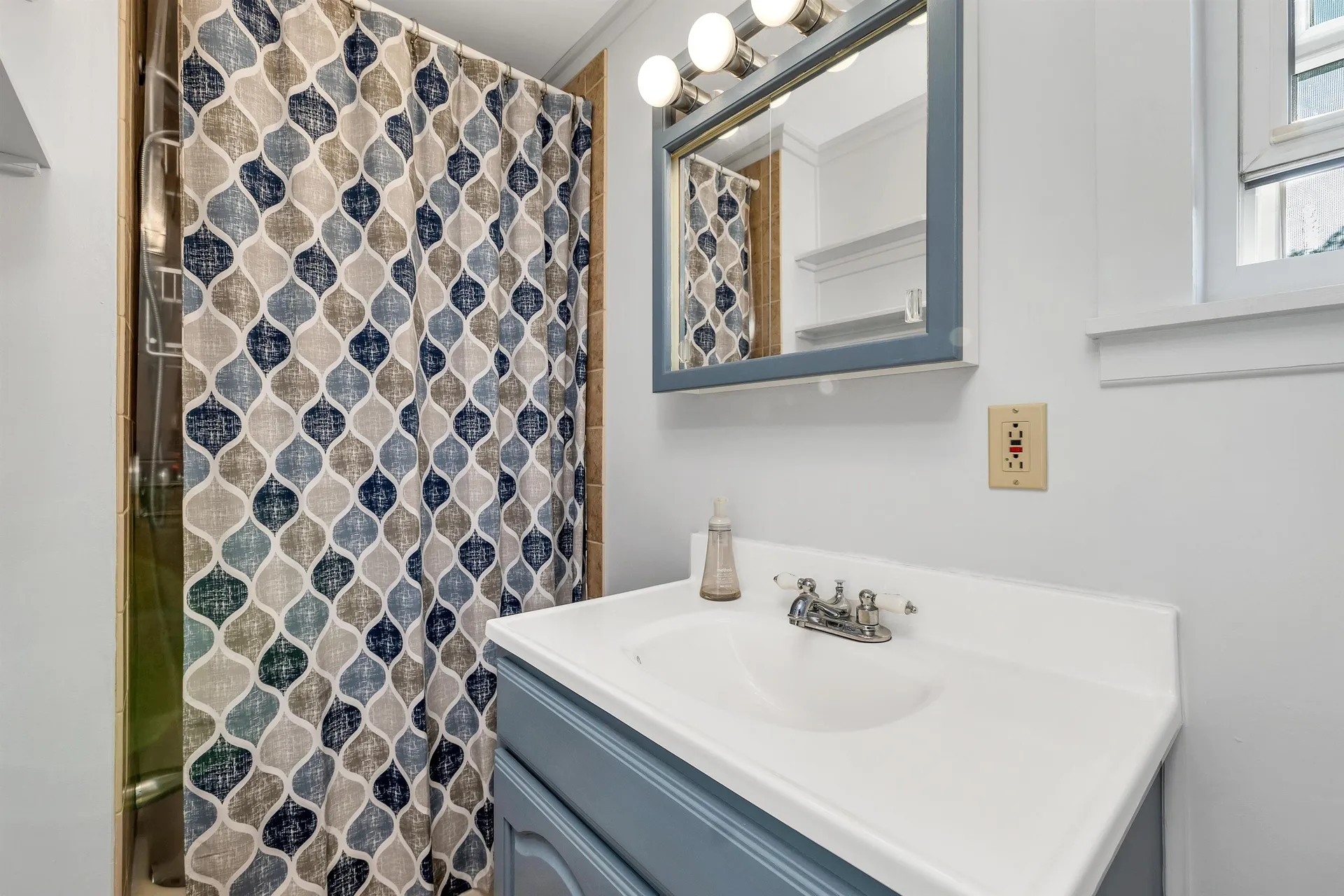 6 Davis Drive Lebanon NH 03766