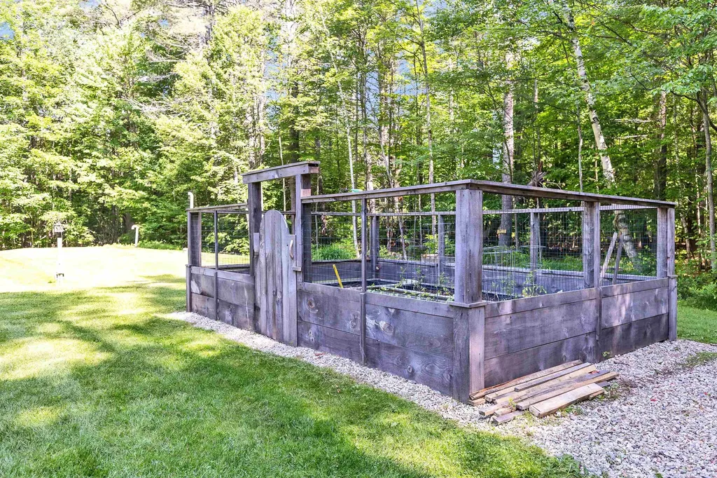 76 Cunningham Pond Road Peterborough NH 03458