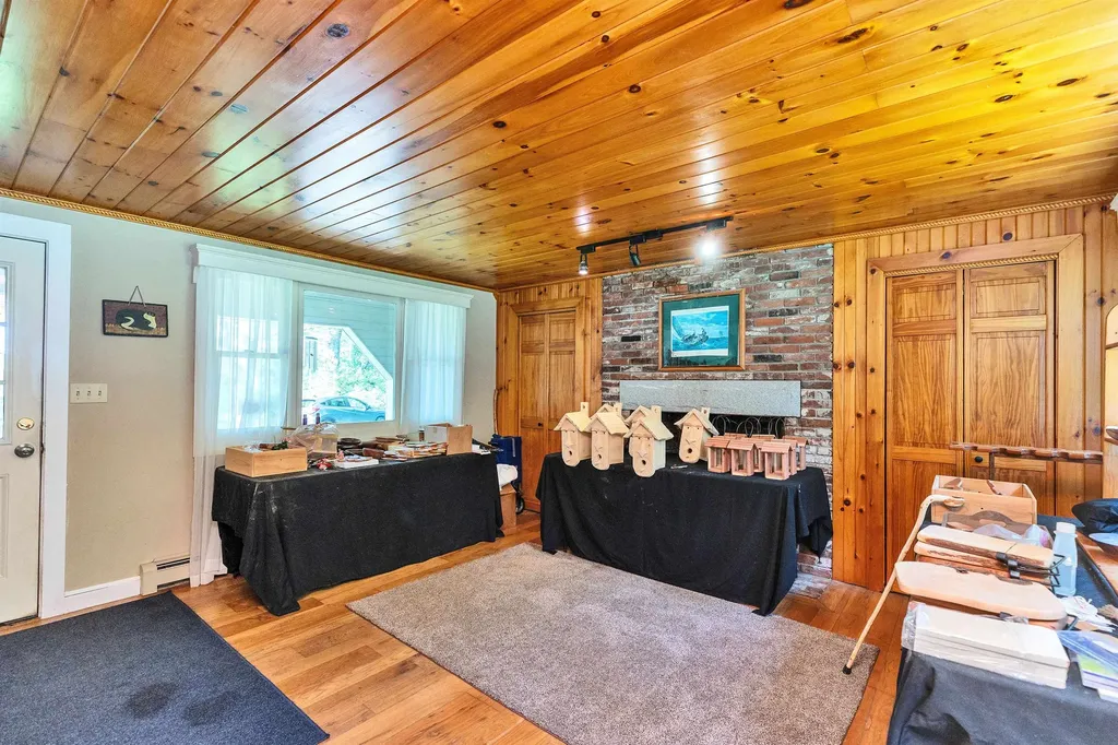 76 Cunningham Pond Road Peterborough NH 03458