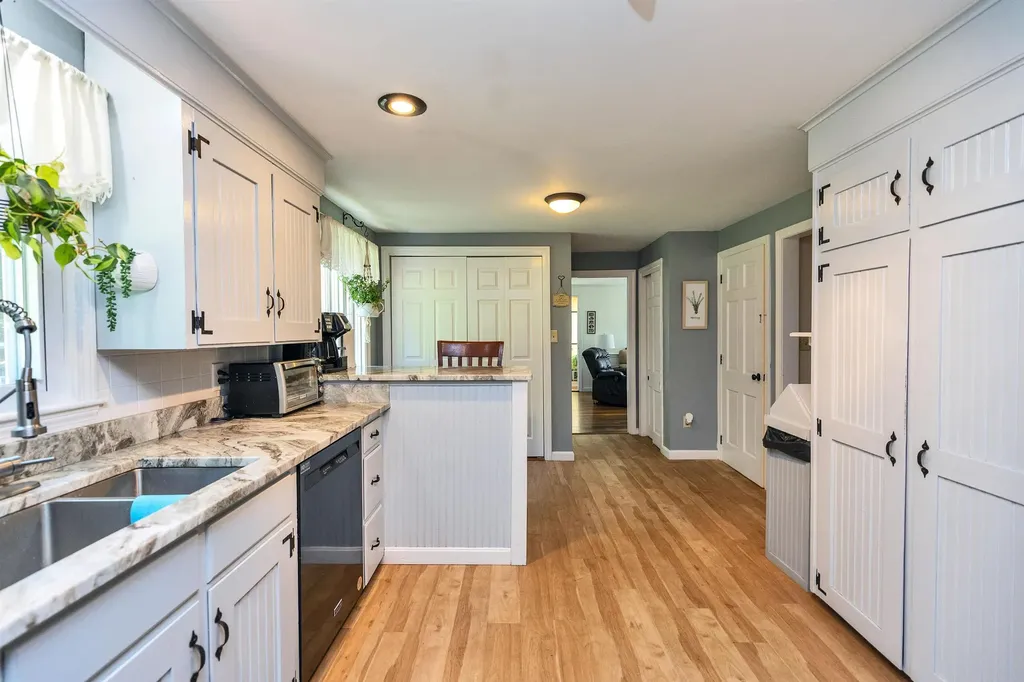 76 Cunningham Pond Road Peterborough NH 03458