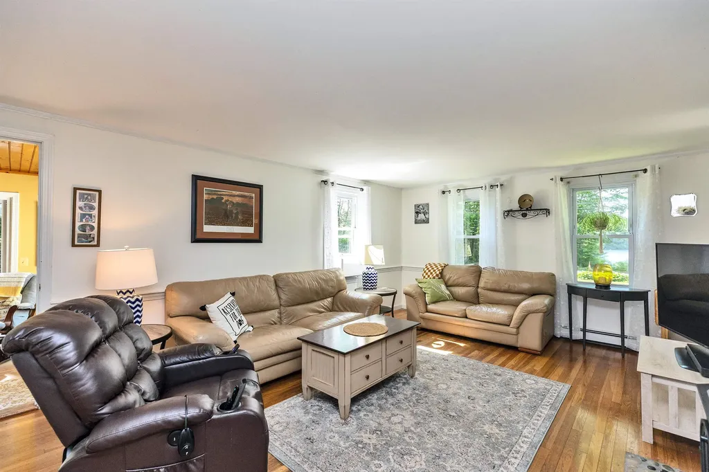 76 Cunningham Pond Road Peterborough NH 03458