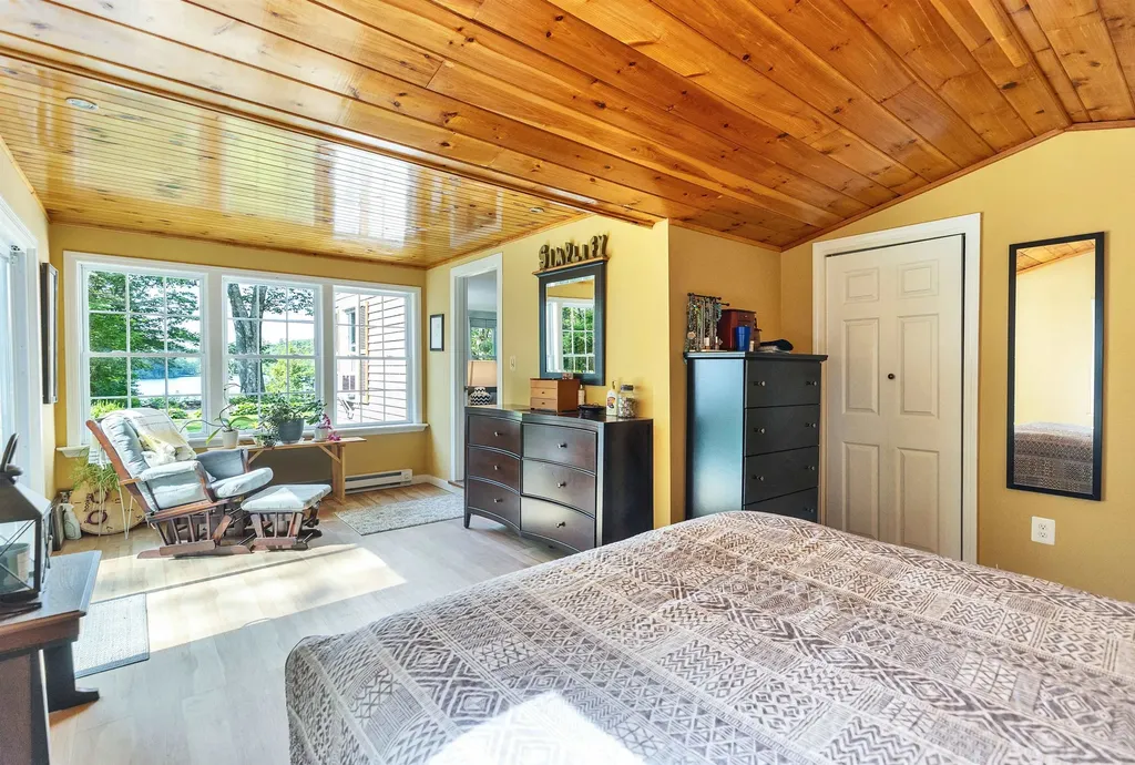 76 Cunningham Pond Road Peterborough NH 03458