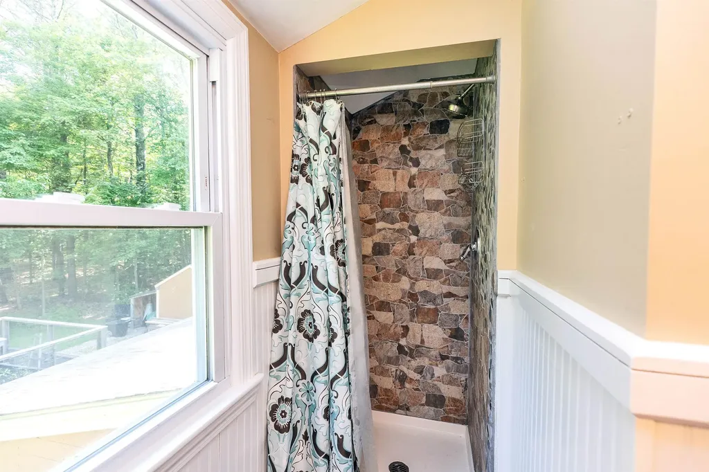 76 Cunningham Pond Road Peterborough NH 03458