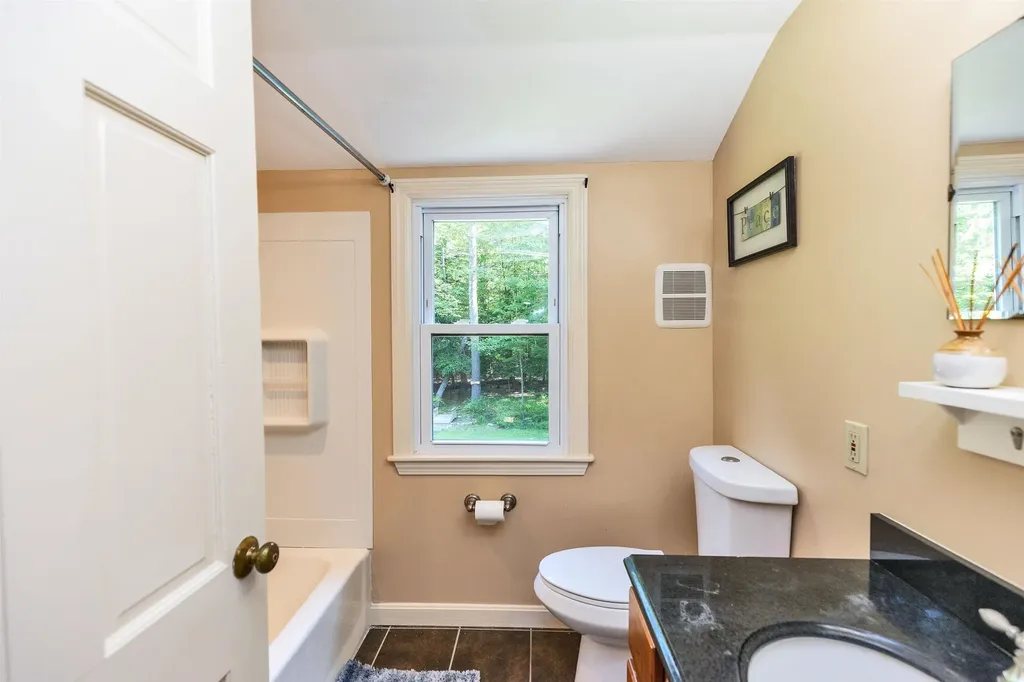 76 Cunningham Pond Road Peterborough NH 03458