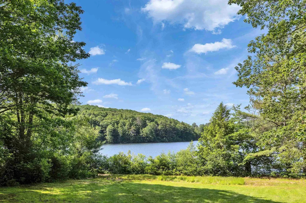 76 Cunningham Pond Road Peterborough NH 03458