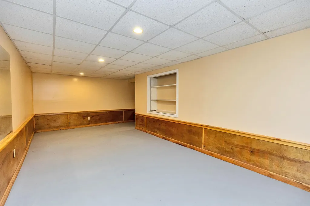76 Cunningham Pond Road Peterborough NH 03458
