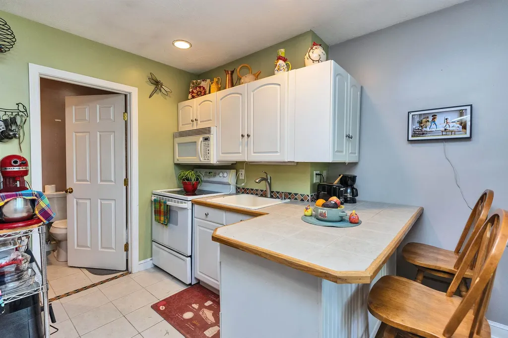 76 Cunningham Pond Road Peterborough NH 03458