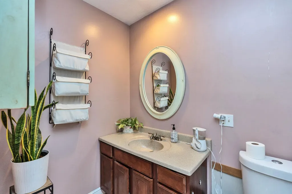 76 Cunningham Pond Road Peterborough NH 03458