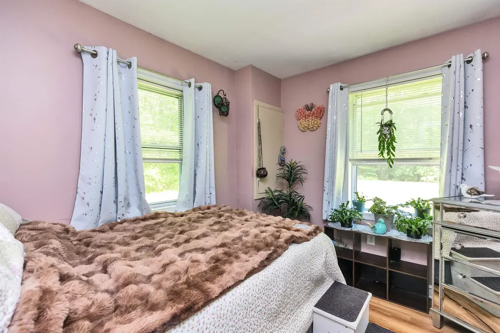 76 Cunningham Pond Road Peterborough NH 03458