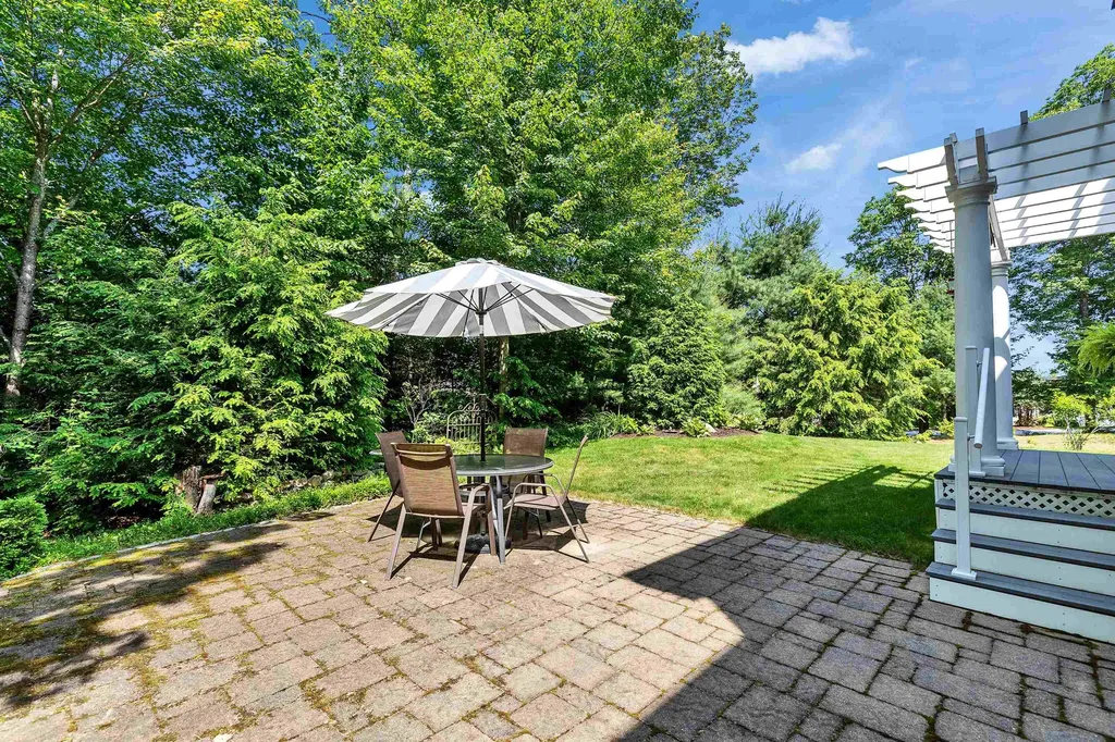 11 Legacy Lane Peterborough NH 03458