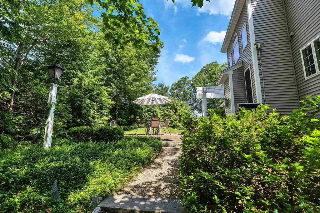 11 Legacy Lane Peterborough NH 03458