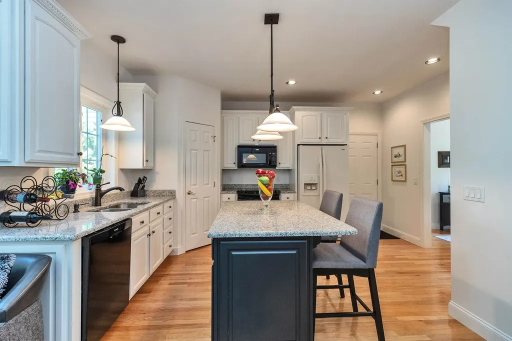 11 Legacy Lane Peterborough NH 03458