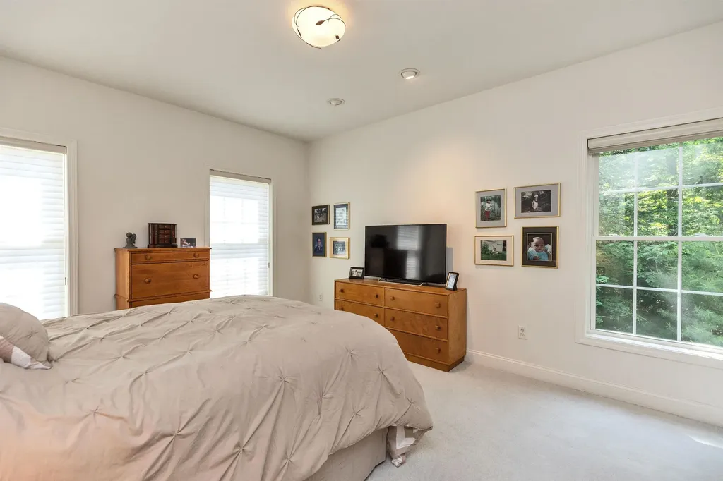 11 Legacy Lane Peterborough NH 03458