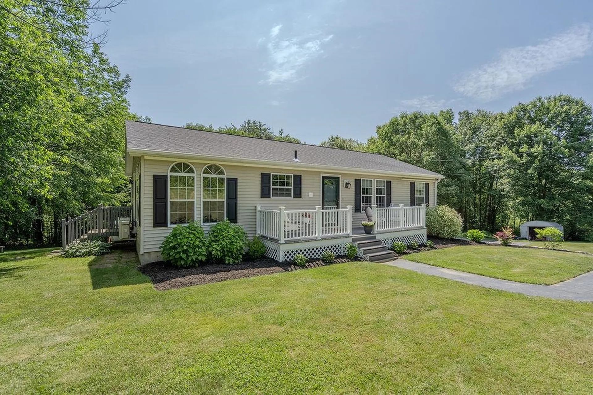 21 Thompson Road Pittsfield NH 03263