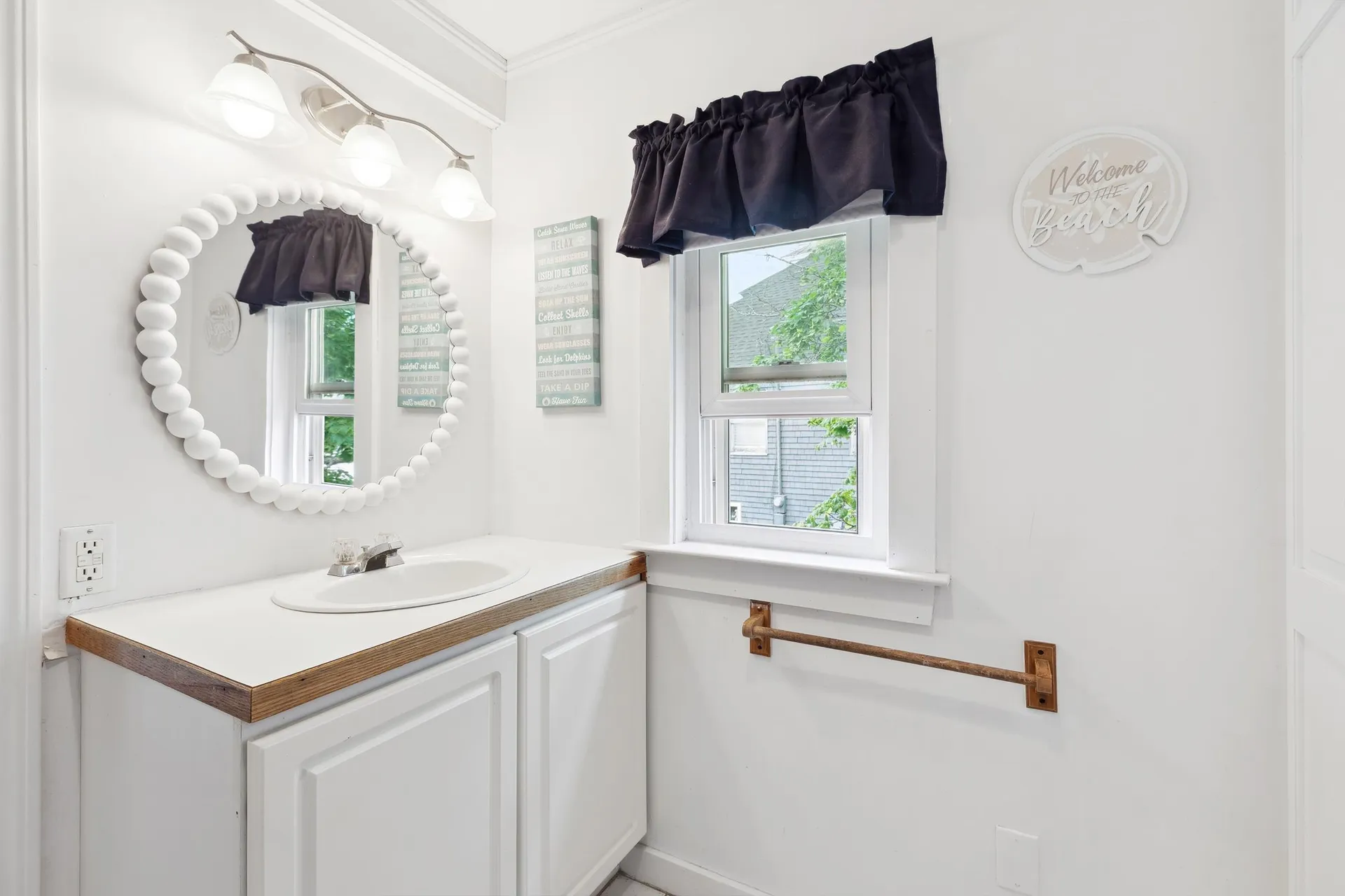 13 Ocean Boulevard Hampton NH 03842